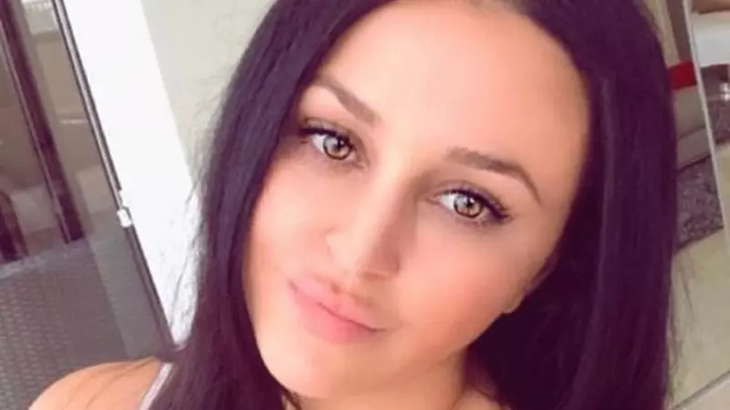 Românca Andrea Abeli, posesoarea celui mai sexy posterior, exclusă de pe Instagram din cauza fotografiilor indecente! Tânăra câștiga 1,5 milioane de dolari pe an