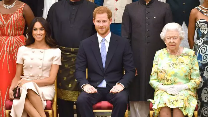 Regina Elisabeta a II-a se răzbună pe Meghan Markle și Prințul Harry, după ce au părăsit familia regală. Ce le-a interzis Suverana Ducilor de Sussex
