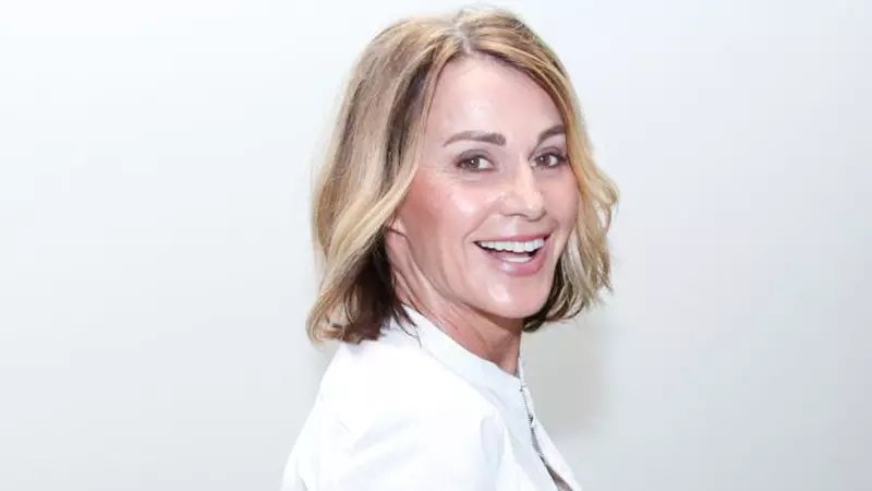 Nadia Comăneci, apariție îndrăzneață pe covorul roșu. A făcut senzație într-o ținută mulată, cu un umăr gol