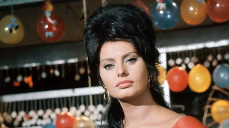 Cel mai dureros episod din trecutul divei italiene Sophia Loren. În plină glorie, actrița de Oscar a făcut pușcărie