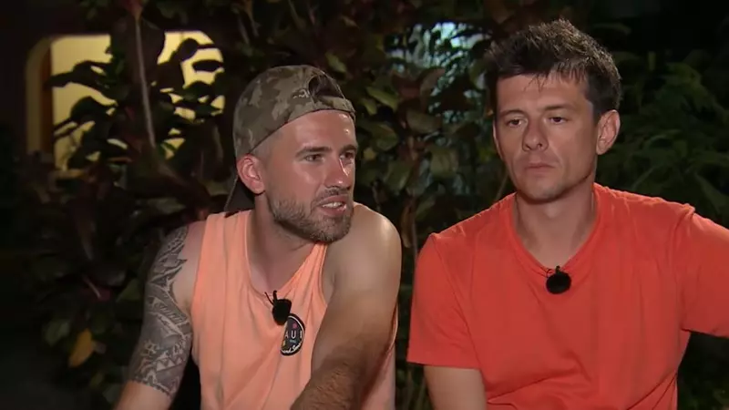 Ristei, scos din sărite de Alina Ceuşan şi Carmen Grebenişan! "Nişte vipere! Atât le duce capul..."