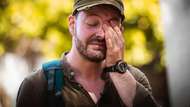 Imagini cu puternic emoțional din ASIA EXPRESS 3. ”Părea o răscoală de la 1907, dar cu pești în mână, nu cu topoare!”