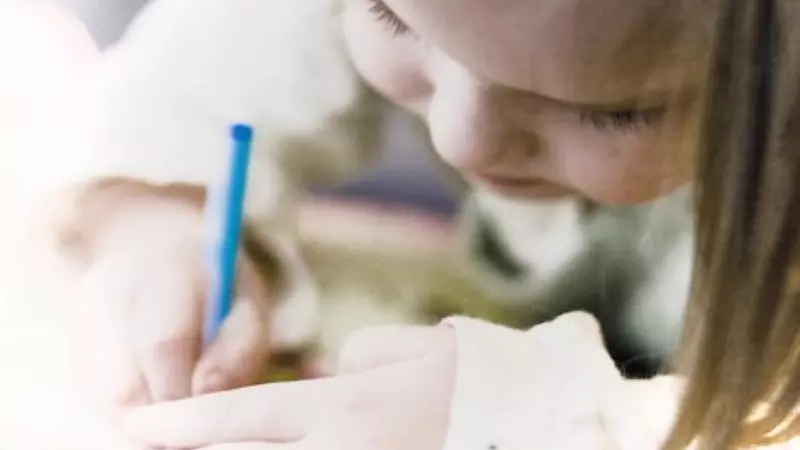 O fetiță de 6 ani a trimis o scrisoare la sediul Poliției din Torino, iar mesajul ei a devenit viral: „Arestați coronavirusul! Vă mulțumesc pentru ceea ce faceți”