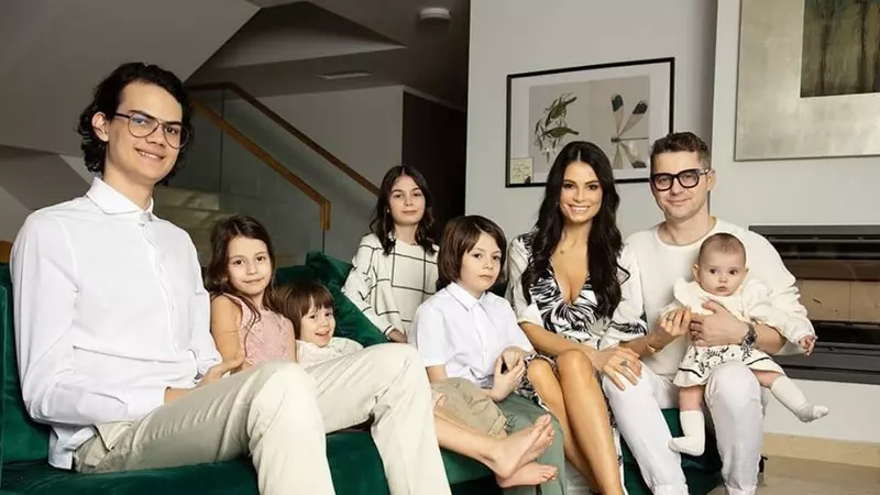 Anca Serea are încredere maximă în copiii ei ajunși la vârsta adolescenței. Nu au limite când vine vorba de bani: ”Au acces la cardul meu”