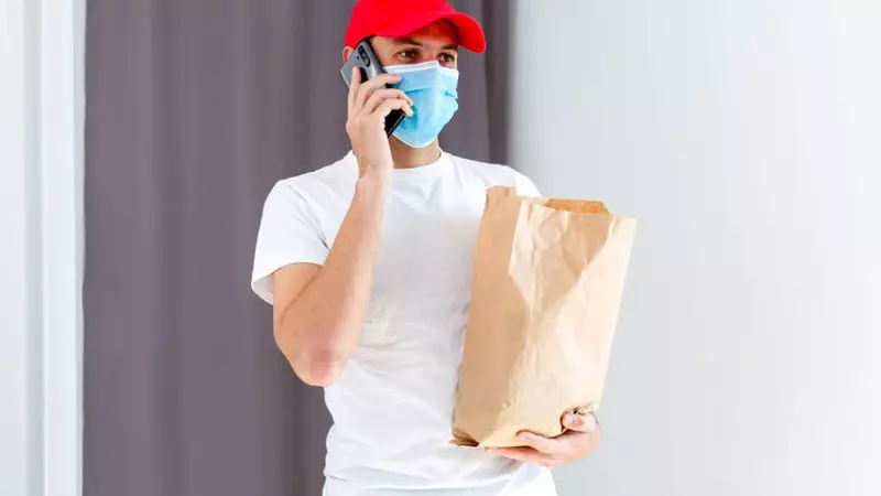 Kaufland a donat 73.000 de măști personalului medical, iar McDonald’s aduce mâncare la mii de oameni aflați în carantină, din cauza coronavirusului