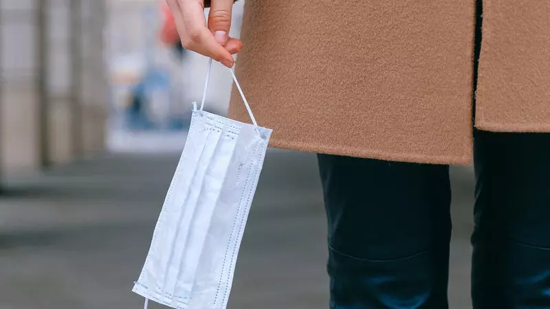 Autoritățile au confiscat o tonă de dezinfectanți și zeci de mii de măști și mănuși de la speculanții de materiale sanitare. Produsele vor fi trimise în spitale