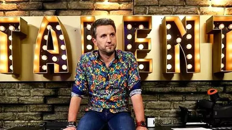 Drama neștiută a lui Andi Moisescu. Juratul de la ”Românii au talent” a fost abandonat de tată când avea doar 4 ani