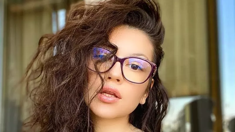 Cleopatra Stratan, într-o nouă ipostază surprinzătoare pe Instagram. Adolescenta s-a pozat sexy, după ce abia a ieșit din duș