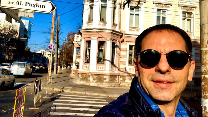 Dan Negru a fost atacat cu pietre în Centrul Vechi din București: „Ne-am trezit ciuruiți”