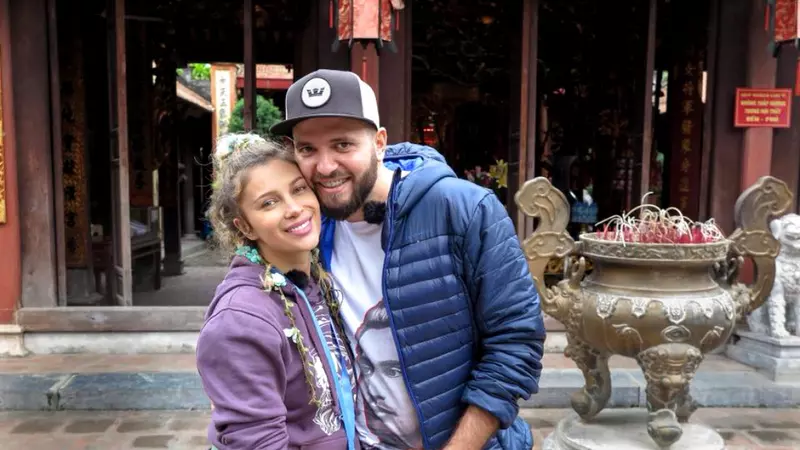 Lora are parte de momente stresante în Bali: „Vom rămâne fără mâncare, curent electric, internet. Trebuie să ne mutăm”