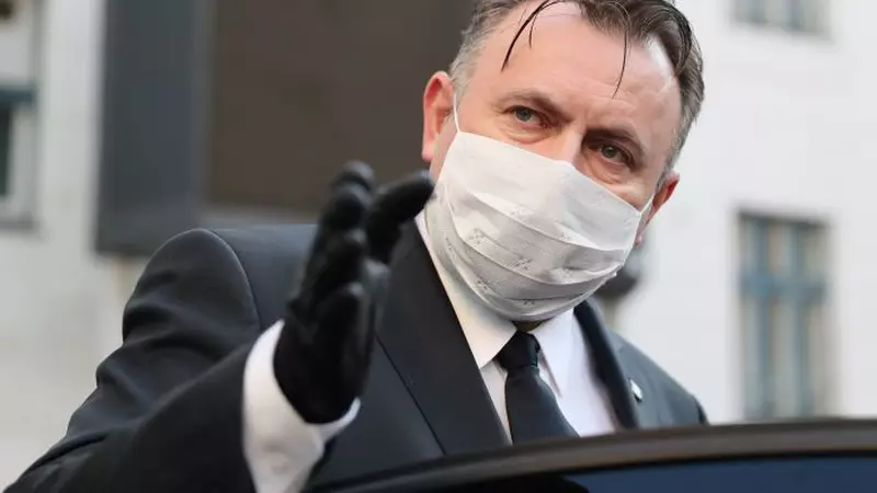 Anunțul pe care-l așteptam toți de la Ministrul Sănătății Nelu Tătaru: ”O eventuală relaxare a restricțiilor ar putea apărea după 15-20 mai sau 1 iunie”