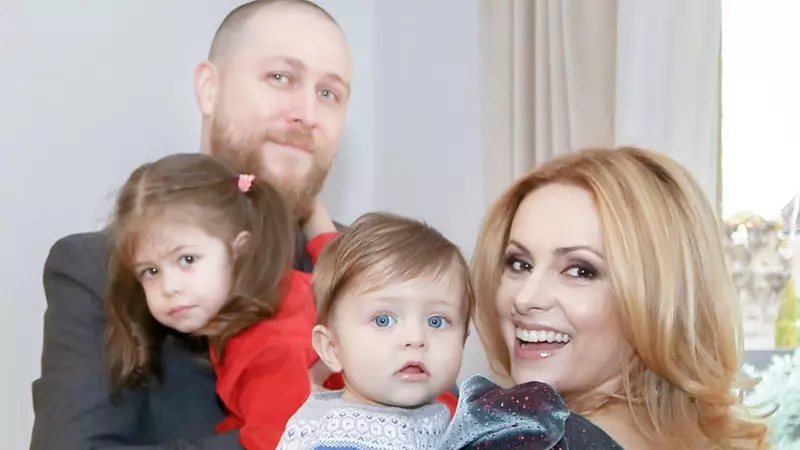 Simona Gherghe își sărbătorește fiica și soțul în izolare. A fost o zi specială pentru toată lumea: „Nu vom uita aniversarea asta”