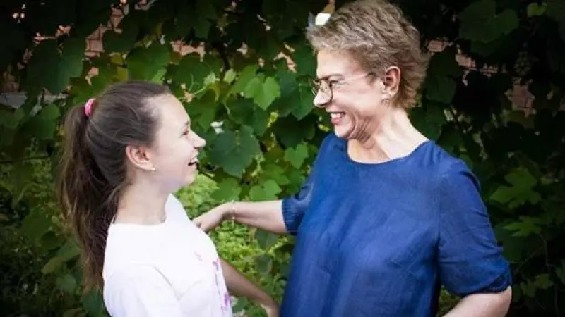 Cum arată acum Maia, fiica lui Teo Trandafir. Are 16 ani și este o adolescentă foarte frumoasă!