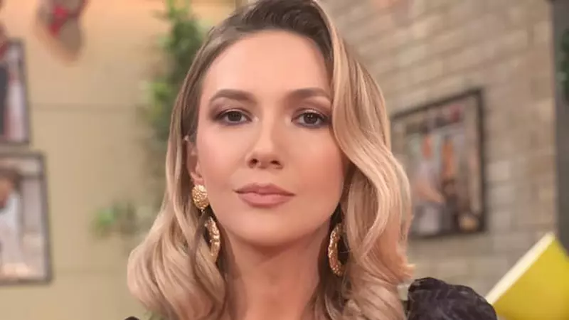 Adela Popescu a fost externată. Cum arată vedeta acum, după ce a ajuns de urgență la spital