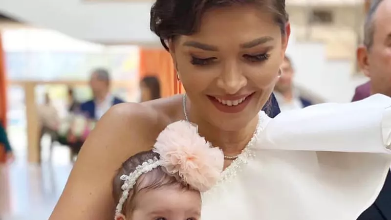 Alina Pușcaș și-a botezat fetița de 10 luni, în secret. Primele imagini de la creștinarea lui Iris: "Am fost doar 14 persoane"