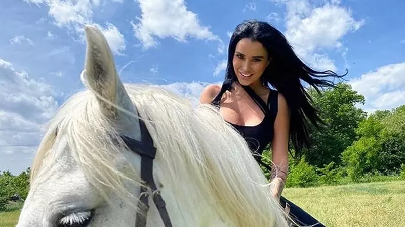 Daniela Crudu, aniversare atipică, la 31 de ani. A făcut petrecere la malul mării, dar fără lăutari!