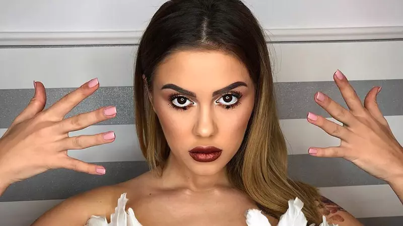 Cine a fost primul iubit al lui Emily Burghelea. S-a îndrăgostit de ea când nu era celebră și nu avea intervenții estetice