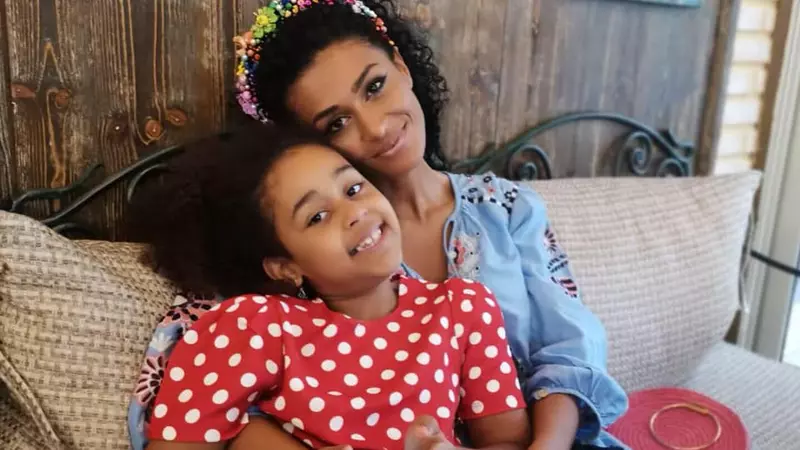 Fetița de doar 7 ani a Majdei Aboulumosha, victima rasismului. Prin ce a trecut micuța în parc: ”Ești neagră...”