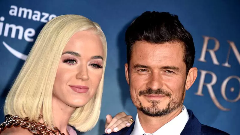 Cum arată Katy Perry, la cinci zile după ce a născut. S-a fotografiat în lenjerie intimă și nu a modificat deloc imaginea în Photoshop