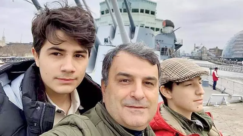 Fiul lui Lucian Mândruță, suspect de COVID-19: ”Dureri de cap. Grețuri, tot tacâmul. Și cam jumătate din simptomele de coronavirus”
