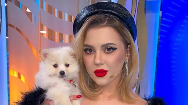 Emily Burghelea a petrecut o noapte împreună cu Maluma și l-a făcut să piardă avionul: "Eu cred foarte tare în legea atracției"