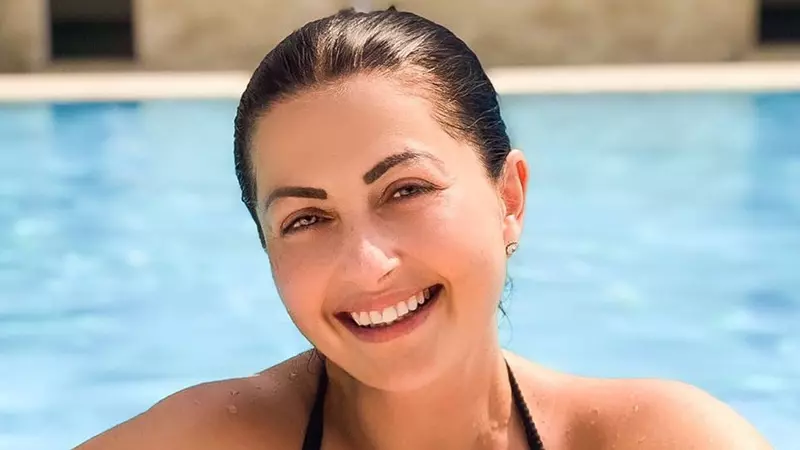 Imagini cu Gabriela Cristea la mare. Momentul adevărului: cum arată vedeta în costum de baie, surprinsă de paparazzi
