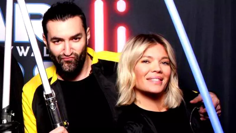 Sunt împreună de trei ani, dar Gina Pistol vine doar în vizită la Smiley. Cei doi nu locuiesc împreună