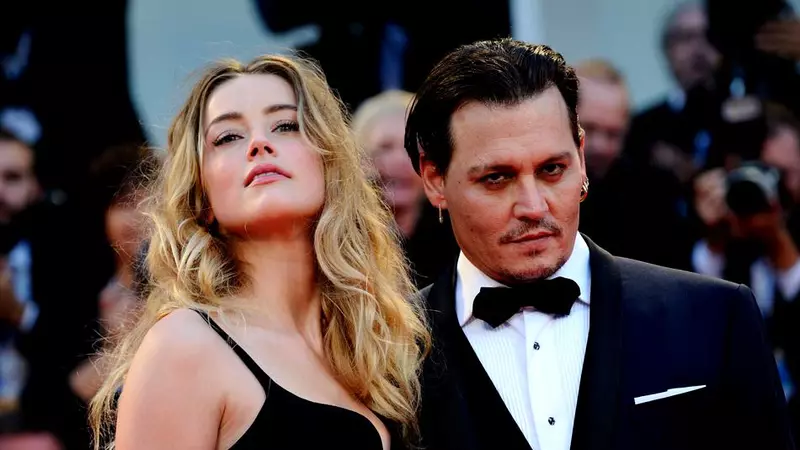 Scandalul dintre Johnny Depp și Amber Heard scoate la iveală detalii incredibile! "M-am decis să divorțez de ea după ce și-a făcut nevoile în patul nostru!"