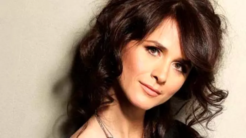 Scandal de proporții la mormântul Mădălinei Manole, în ziua comemorării de 10 ani. Tatăl și fratele artistei s-au înfuriat iar pe fostul ei soț: „Dacă îl prind, îl omor”