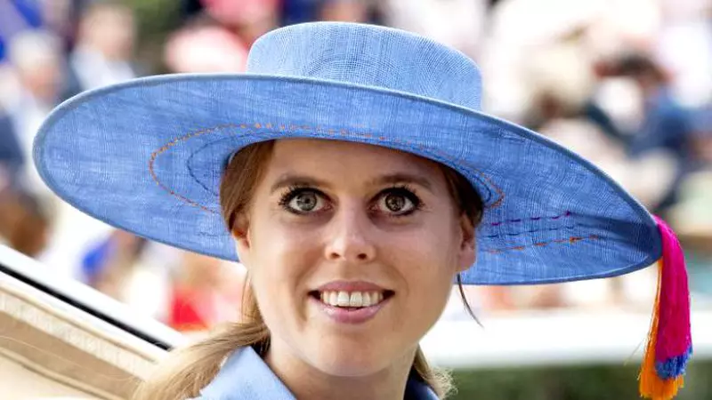 Prințesa Beatrice a Marii Britanii s-a măritat în secret, după ce își amânase nunta din cauza pandemiei de coronavirus! Regina Elisabeta a II-a a participat la eveniment