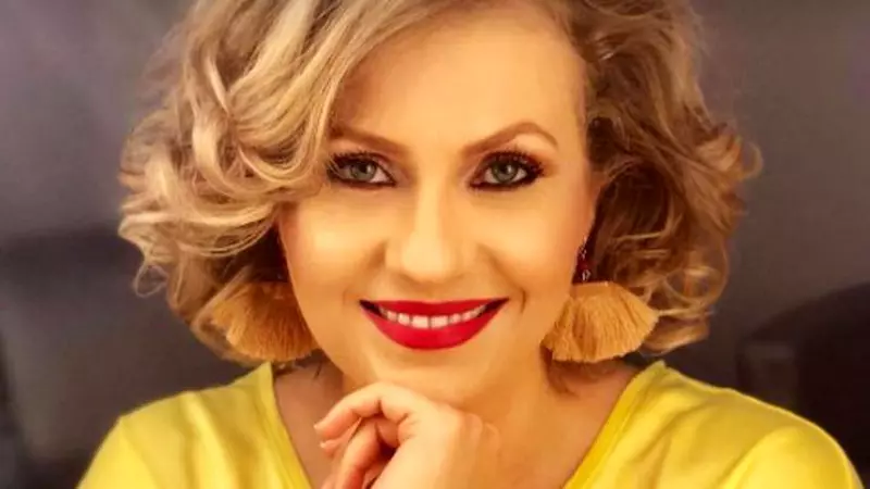 Cum arăta Mirela Vaida, la debut. Cânta într-o trupă de fete, iar iubitul ei de atunci era un artist deja celebru