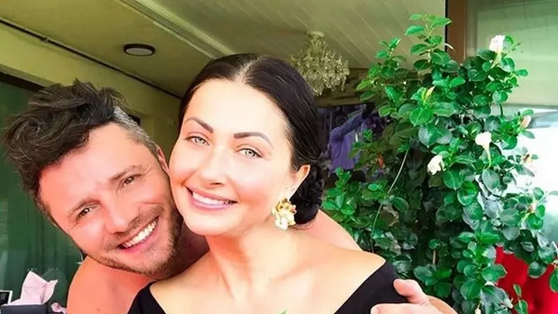 Gabriela Cristea și Tavi Clonda au aniversat un an de la cununia religioasă! Cum arăta vedeta în rochie de mireasă, înainte de a slăbi 25 kg