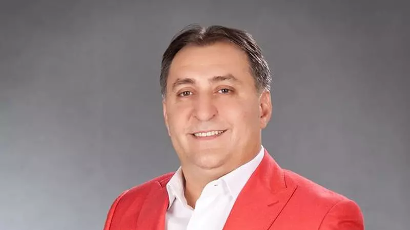 Vali Vijelie, amendat după un concert, pe litoral! Manelistul și fanii săi n-au ținut cont de distanțarea socială