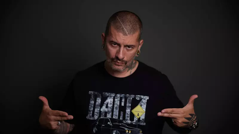 Vali Bărbulescu revine la Ferma. Va prezenta show-ul online