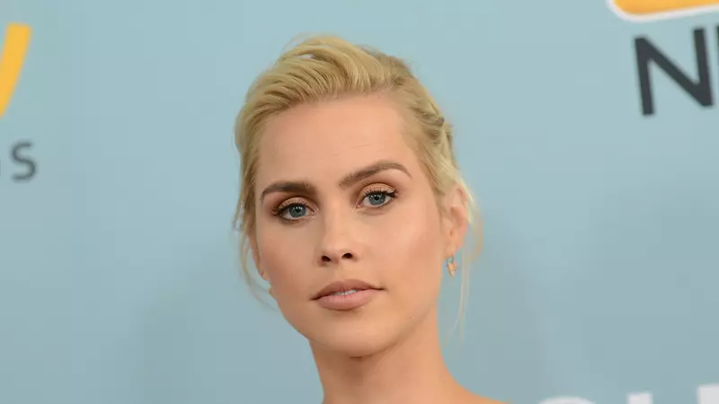 Claire Holt, actrița din Jurnalele vampirilor, a devenit mamă pentru a doua oară. A fost în travaliu 27 de ore!