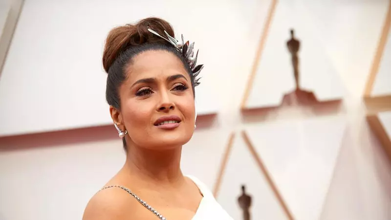 Cum arată Salma Hayek nevopsită și fără machiaj, la 54 de ani. Pare cu cel puțin 20 de ani mai tânără!