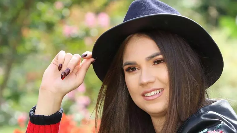 Cine este Dominique, fata lui Marius Lăcătuș. Joacă în serialul Adela de la Antena 1