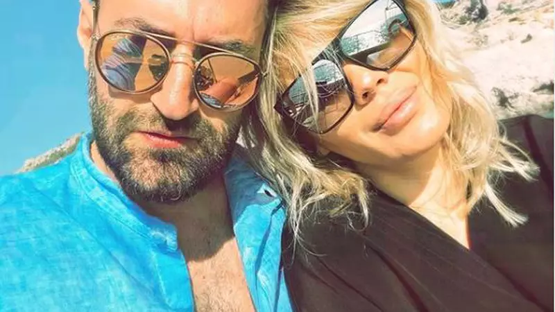 Cum arată Gina Pistol, însărcinată în al doilea trimestru, îmbrăcată în rochie mulată. A spus că are probleme cu retenția de apă