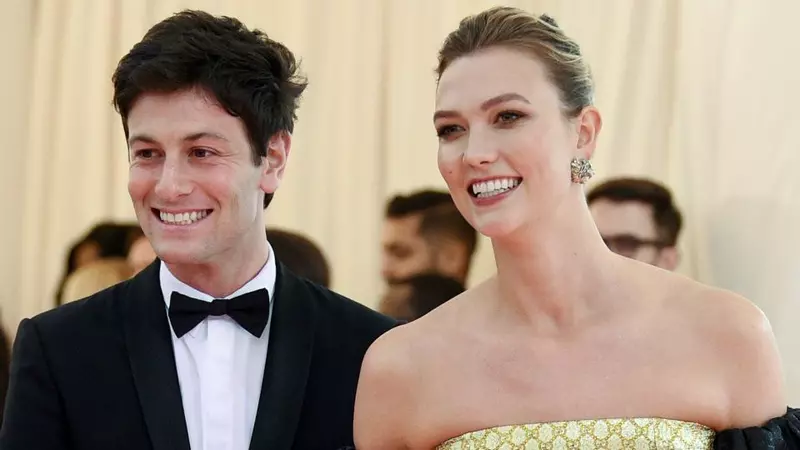 Karlie Kloss este însărcinată cu primul copil