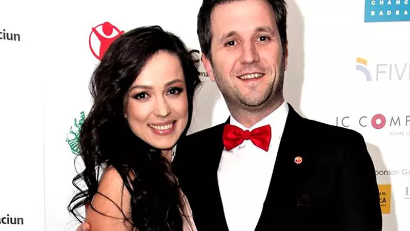 Andi Moisescu, infectat cu coronavirus. Cu o săptămână în urmă, Olivia Steer îndemna oamenii să renunțe la măști!