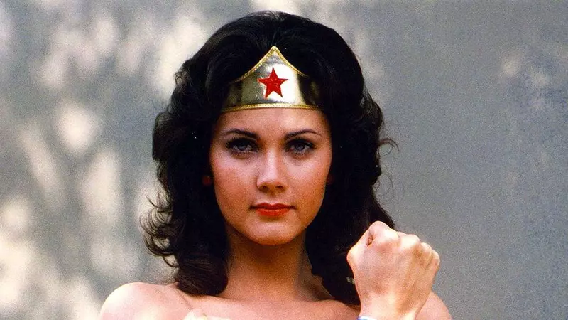 O mai ții minte pe Femeia Fantastică? Cât de bine arată Lynda Carter la 69 de ani!