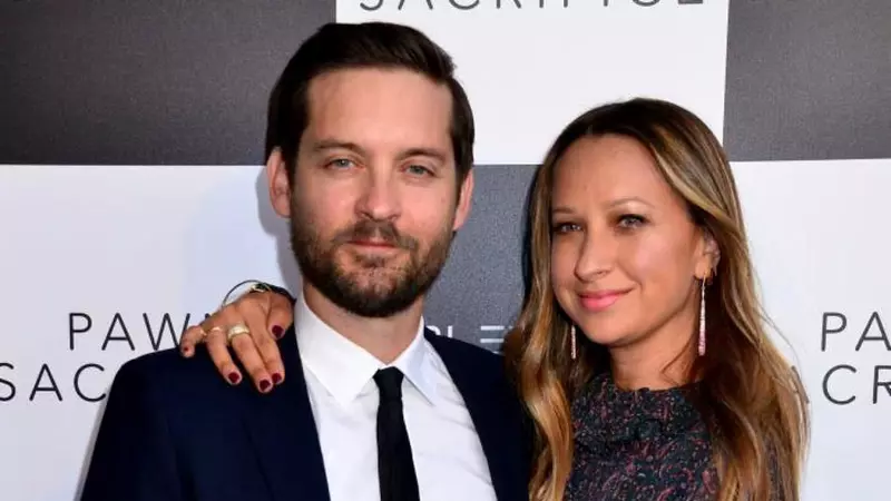 Adio, dar rămân cu tine! Jennifer Meyer a depus actele de divorț abia după 4 ani de la despărțirea de Tobey Maguire