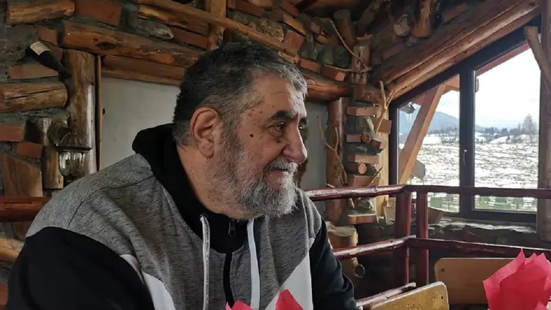 Lucian Ionescu, impresarul vedetelor, se află în stare gravă la spital: ”Are plămânii albi. Ne rugăm pentru viața lui”