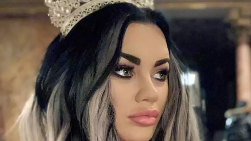 Carmen de la Sălciua e total schimbată după operațiile estetice. Cum arăta când era 100% naturală