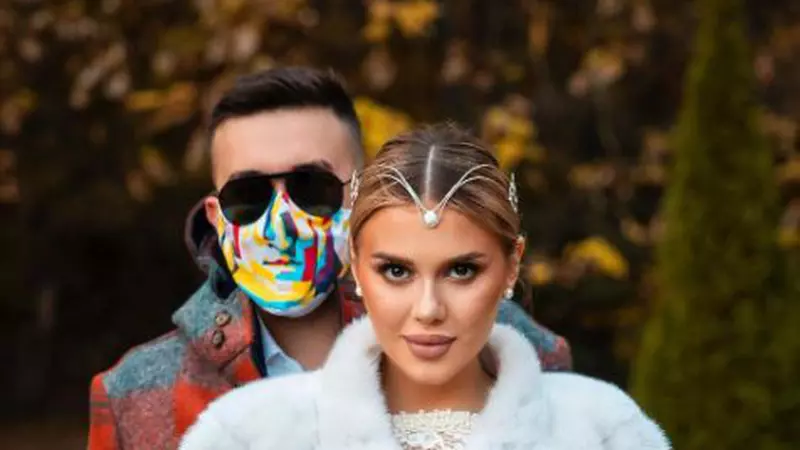 Emily Burghelea este însărcinată în luna a șaptea. Primele imagini cu burtica de gravidă: ”Surpriză!”