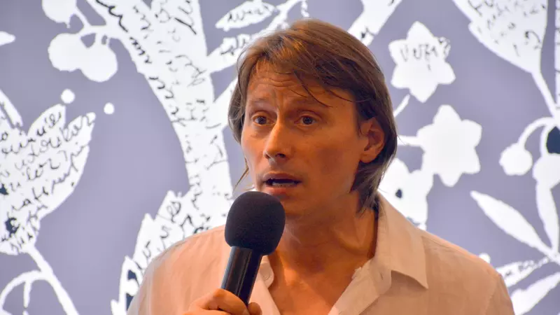 Marius Manole este noul prezentator al emisiunii Întrebarea Mesei Rotunde pe PRO TV Plus