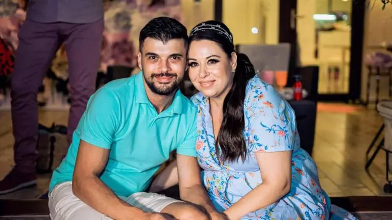 Oana Roman și Marius Elisei au făcut pace de dragul fetiței lor: "Iza va rămâne cu tatăl ei"