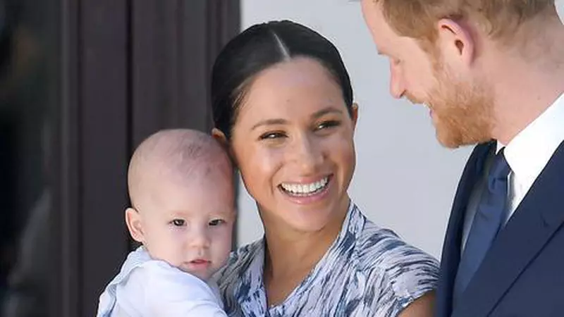 Prima apariție a lui Meghan Markle, după ce a anunțat că e însărcinată a doua oară. A purtat o rochie de 11.000 de dolari