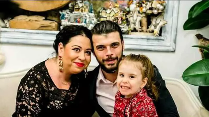 Tablou complet de familie după divorț! Oana Roman și Marius Elisei, împreună la ziua fiicei lor, Isabela