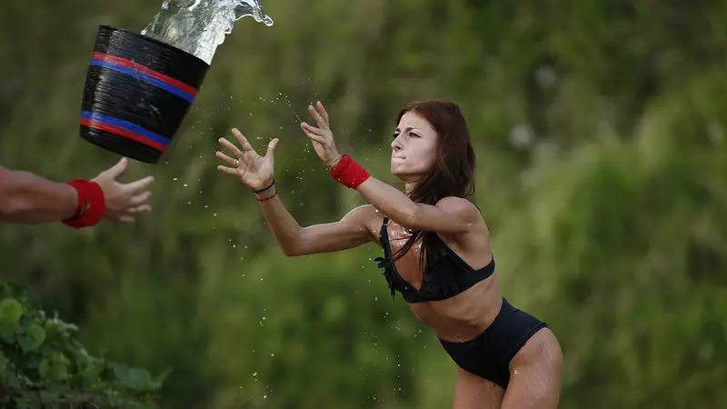 Zanni o acuză pe Elena Marin că și-ar înșela logodnicul, la Survivor: "Zi pe față că nu te așteaptă acasă!"